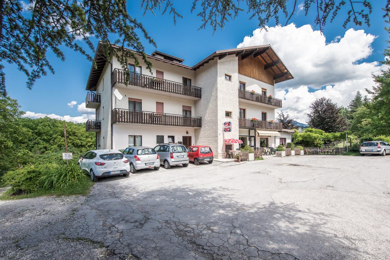 Albergo Cinzia Vattaro Exterior photo